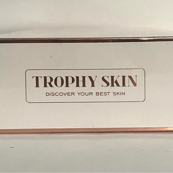 Trophy Skin Mini MD Portable Home Microdermabrasion System - Picture 5 of 6